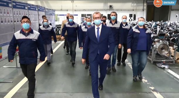 Сотрудники дивизиона «Силовые агрегаты» «Группы ГАЗ» поздравили машиностроителей фирменным ярославским рэпом (видео)