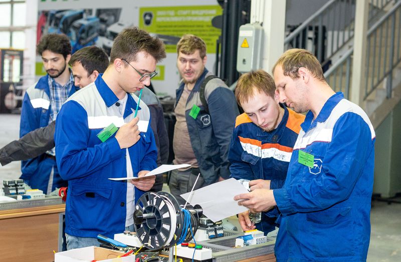 Профессионалы в Автокомпонентах Профессионалы в Автокомпонентах