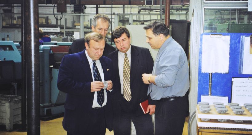 Отец Владимир Петрович Горынин (на фото слева) связал с автозаводом более 40 лет своей жизни