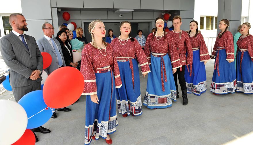 Творческие номера в исполнении школьников стали украшением праздника