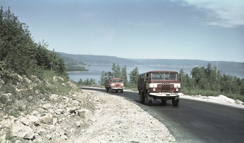 С ветерком по асфальтированной дороге на Байкале