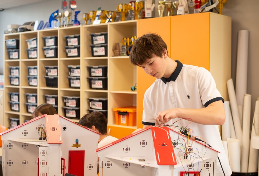 880 ПРОСТРАНСТВО ДЛЯ ЧЕМПИОНОВ Слайд2.JPG