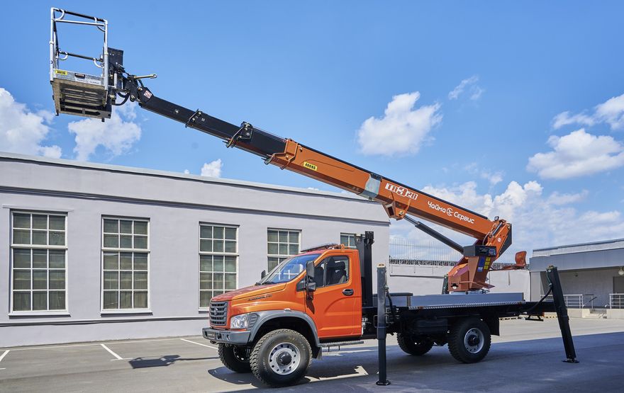 Садко9 с автовышкой