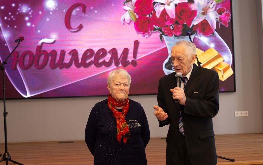 Раиса Сиротинина и Владимир Свешников.jpg Раиса Сиротинина и Владимир Свешников.jpg