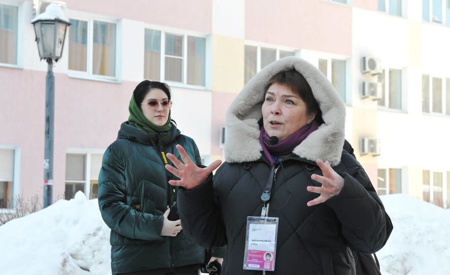 Экскурсию по Автозаводу ведет сотрудник Музея истории ГАЗ Светлана Липатова