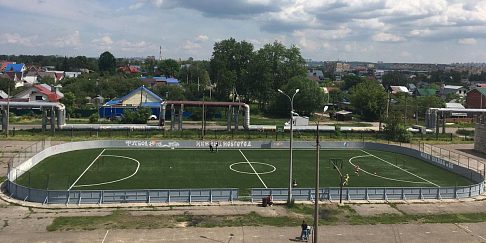 Хоккейную и спортивную коробки отремонтировали в школах Автозаводского района № 58, 129 по проекту «Вам решать!»