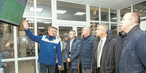 Заместитель министра Минпромторга РФ Василий Шпак ознакомился с результатами внедрения цифровых проектов на Горьковском автозаводе