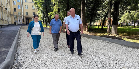 Асфальтовое покрытие более 70 дворовых территорий отремонтируют в этом году в Автозаводском районе