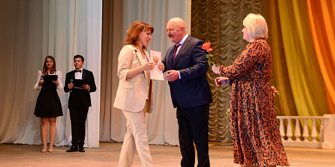 Праздник в честь Дня учителя прошел в Автозаводском районе