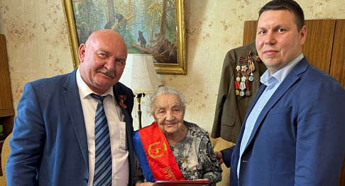 Участнице Великой Отечественной войны 104-летней Екатерине Максимовне Жустевой вручили знак «Почетный гражданин Нижнего Новгорода»
