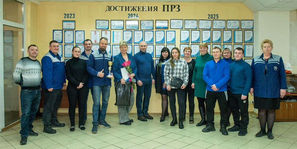 Физорга ПРЗ Аллу Полетаеву поздравили с юбилеем руководители и спортивные активисты предприятия