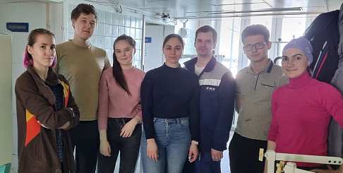 Волонтеры ГАЗа помогли сделать уборку после ремонта в Нижегородской областной детской клинической больнице