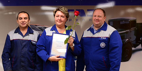 Накануне Дня машиностроителя на Горьковском автозаводе прошли праздничные концерты для сотрудников