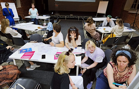 Горьковский автозавод и Арсенал поделились опытом работы в проекте творческих лабораторий «Скрытые чувства» на форуме по работе с подростками