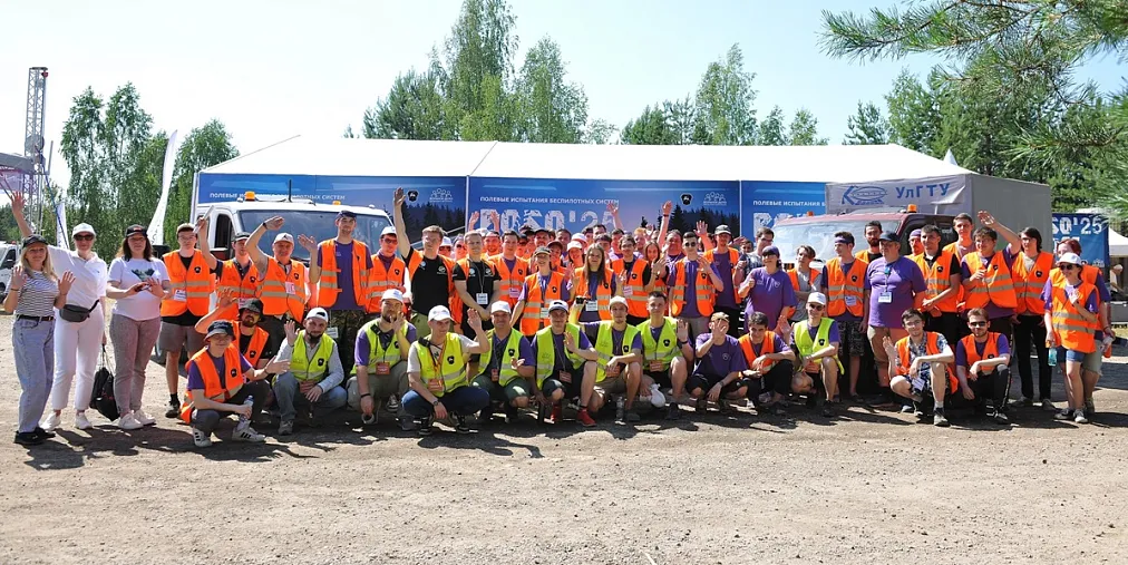 В Нижнем Новгороде состоялись соревнования беспилотных транспортных средств «РобоКросс-2025»