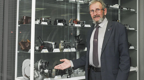 Водитель-испытатель ОИЦ Алексей Буров коллекционирует фотоаппараты