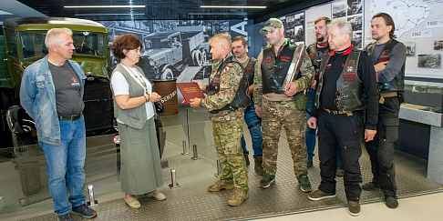 В год 80-летия снятия блокады Ленинграда коллекция Музея истории «ГАЗ» пополнилась новыми экспонатами