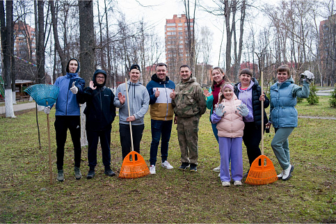 Субботник в Автозаводском парке