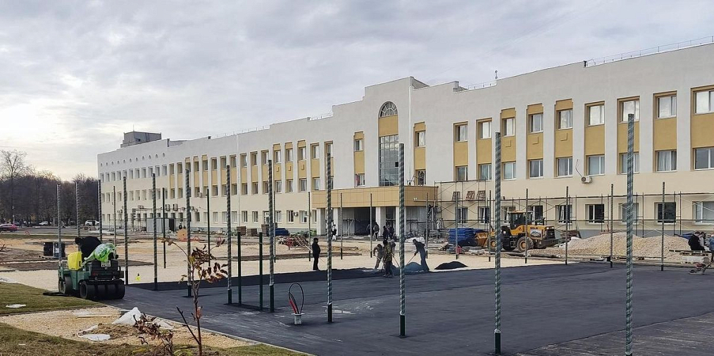 У Нижегородского автомеханического техникума строится спортивная площадка