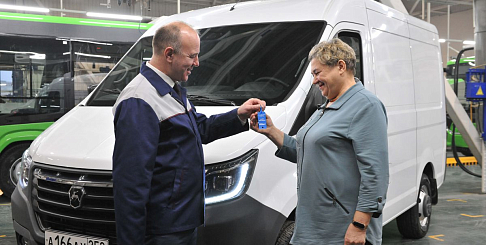 Павловский автомеханический техникум имени И.И. Лепсе в год 95-летия получил от Горьковского автозавода в подарок инновационный «Соболь NN»