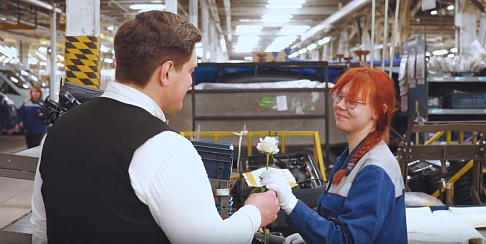 С праздником весны!