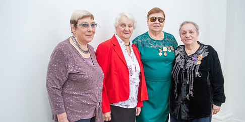 Поздравления с юбилейными датами прозвучали в честь ветеранов Горьковского автозавода, родившихся в ноябре