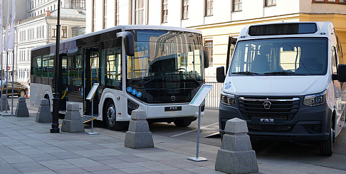 Работники социальной сферы ознакомились с новыми автомобилями марки «ГАЗ» и комплексными транспортными решениями для удаленных территорий