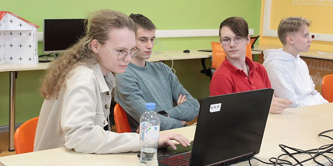 Воспитанники Центра изучения цифровых технологий «Техноспейс» «Группы ГАЗ» стали победителями и призерами всероссийского этапа «РобоФеста-2022»