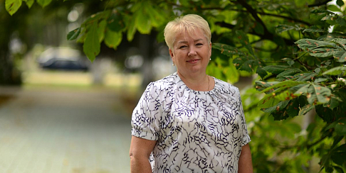 Наталья Новикова, машинист мостового крана КРЗ славится среди коллег своими заготовками на зиму