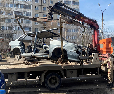 Брошенные автомобили эвакуируют с улиц Автозаводского района Нижнего Новгорода