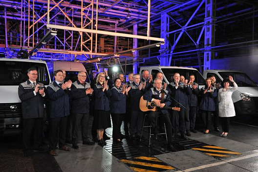 Руководители «Группы ГАЗ» поздравили сотрудников компании с Днем машиностроителя (видео)