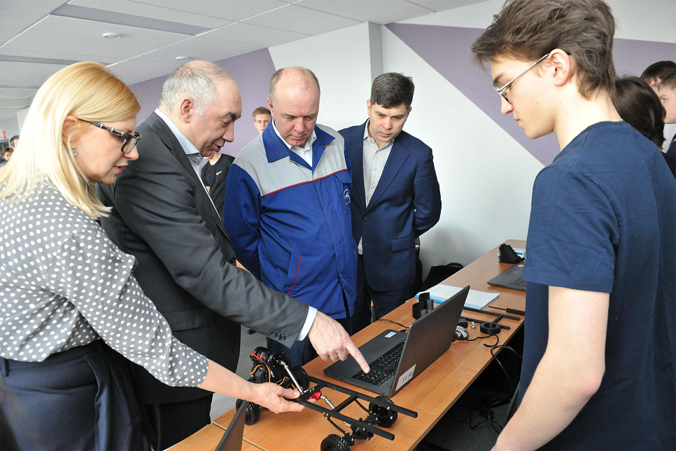 «ТехноФест-НН»: вкалывают роботы - счастлив инженер!