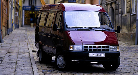 16 января 1996 года на главном конвейере был собран первый серийный микроавтобус «Газель»