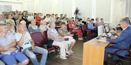 Представители регионального правительства вместе с разработчиками новой маршрутной сети проинформировали автозаводцев о нововведениях в движение общественного транспорта