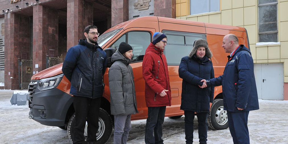 ГАЗ подарил «Соболь NN 4х4» робототехникам Ульяновского техуниверситета