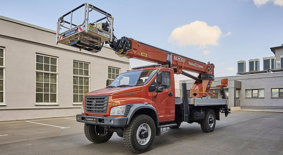 «Садко 9» с автовышкой «Чайка TR328» — премьера на выставке «COMvex»