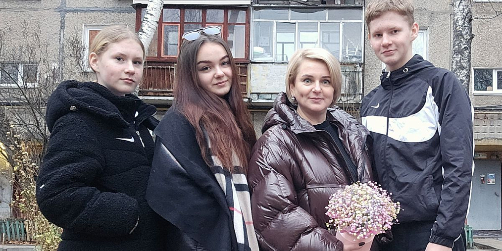 В день матери многодетные мамы окружены особой заботой и вниманием