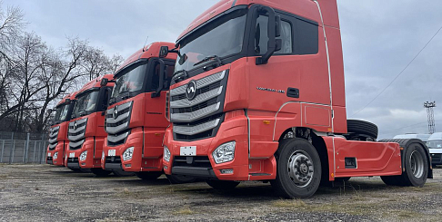 Компания СТТ передала 10 тягачей «Валдай 45» маркетплейсу «Яндекс Маркет»