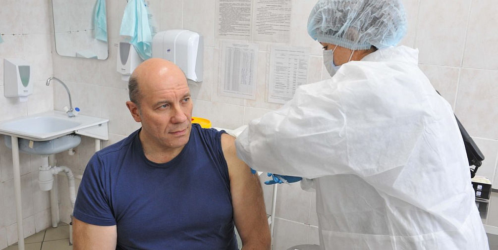 Выездные бригады ЦМП «ГАЗ» продолжают вакцинацию сотрудников предприятий нижегородской площадки компании от COVID-19