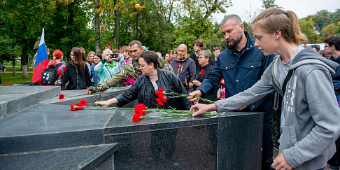 В автозаводском Парке Славы состоялся патриотический митинг, посвященный Дню солидарности в борьбе с терроризмом