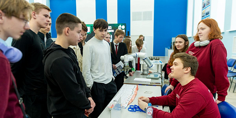 Старшеклассники автозаводских школ приняли участие в «Формуле инженера» 