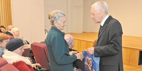 В октябре 2023-го на день юбиляра собрались около 100 ветеранов Горьковского автозавода