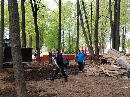 150 сотрудников Павловского автобусного завода вышли на субботник