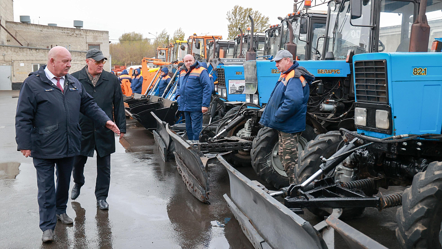 Смотр снегоуборочной техники провели в Автозаводском районе Нижнего Новгорода