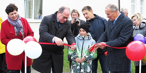 Универсальная спортивная, воркаут- и детская площадки начали работать на территории Павловского санаторного детского дома 