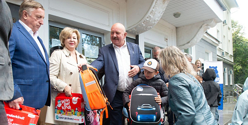 Акция «Щедрый портфель» прошла в Автозаводском районе в преддверии Дня знаний