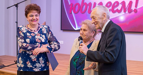 Представители старшего поколения, отметившие в марте юбилеи, принимали поздравления в обновленном Доме ветеранов автозавода