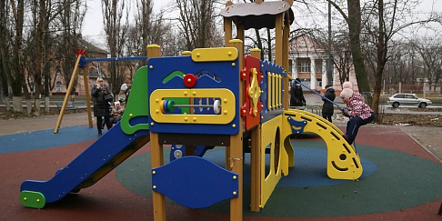 Велодрожка, воркаут-площадка и качели появятся в сквере на улице Дьяконова