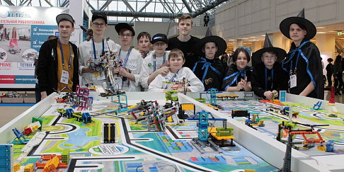 Воспитанники «Техноспейса» и «Кванториума ГАЗ» стали победителями национального чемпионата «Robotics Championship - Москва 3.0»