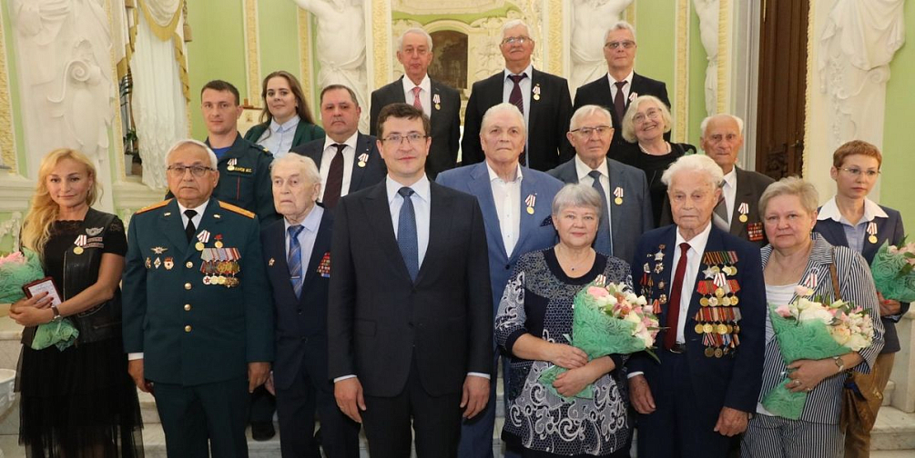 Юбилейные медали «В память 800-летия Нижнего Новгорода» получили 17 нижегородцев